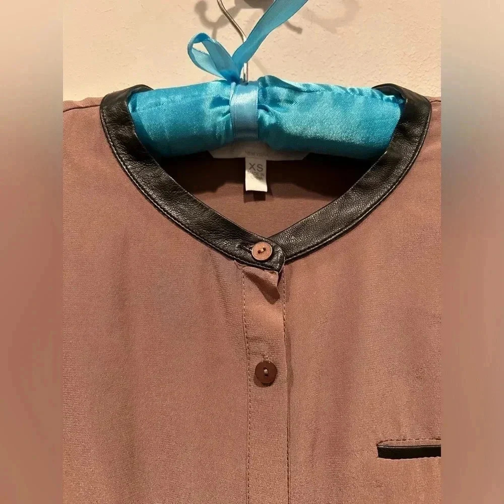 WALTER BAKER Silk and Leather Long Sleeve Blouse / Size XS / - Picture 3 of 9